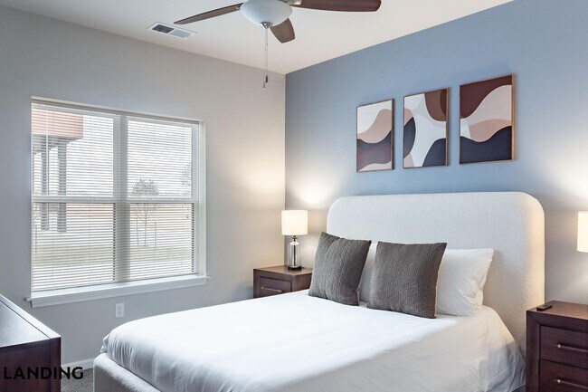 Foto del edificio - 2023 N Broadmoor Ave