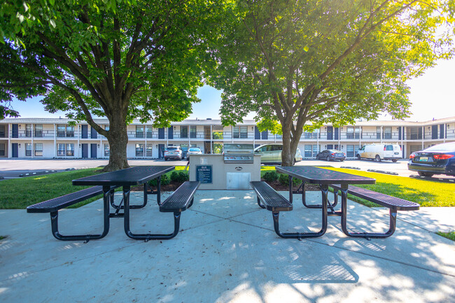Grill and Picnic Area - The Ascent1555