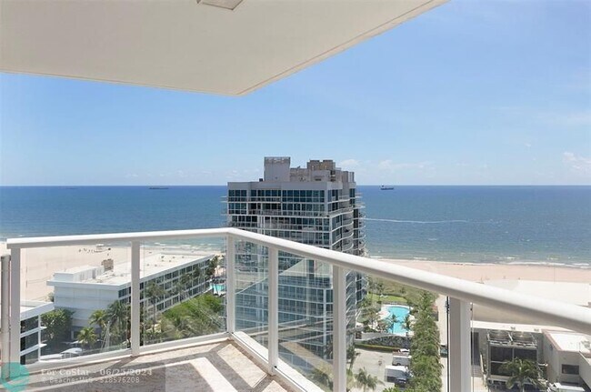 Foto del edificio - 3000 Holiday Dr