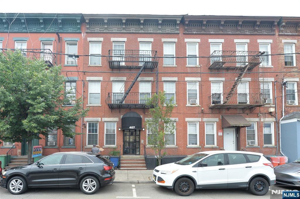 Primary Photo - 407 30th St