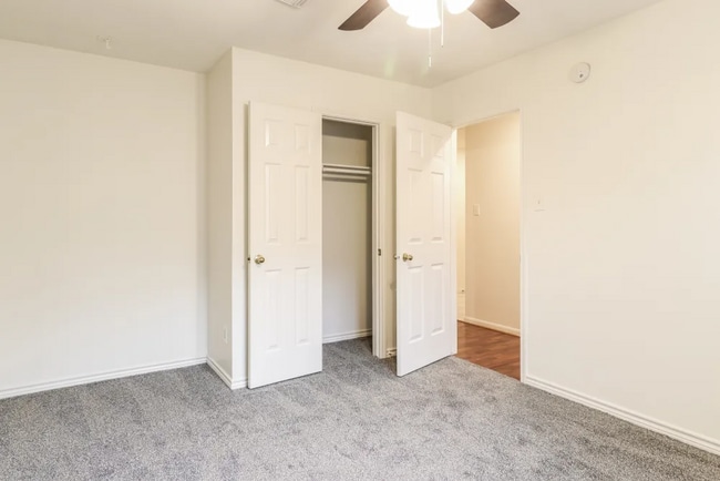 Building Photo - 16128 Kelley Green Ct