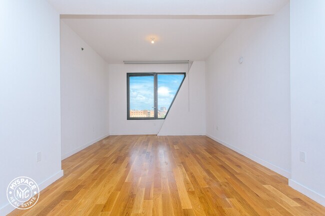Building Photo - 54 Noll St