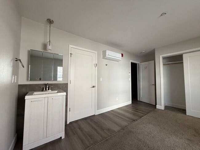 Building Photo - 523 Nevada St