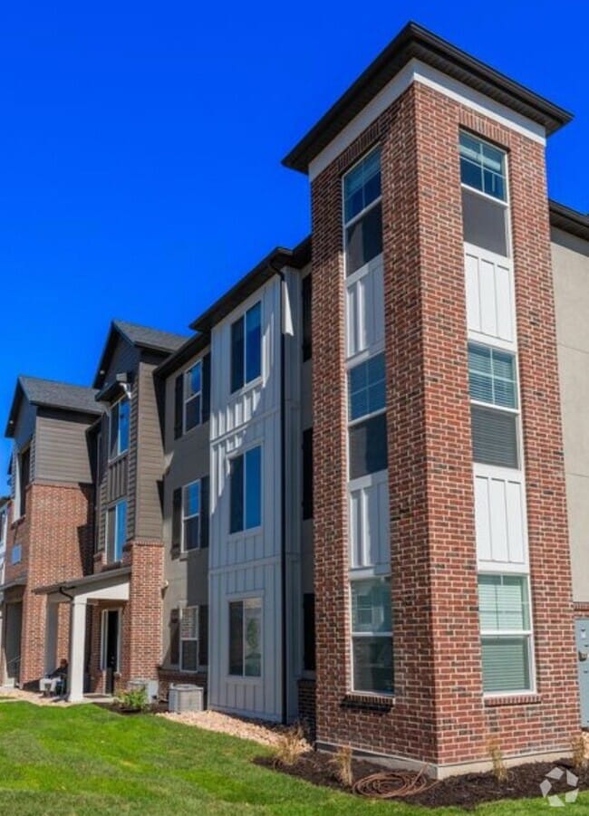 Building Photo - 779 Pratt Ln