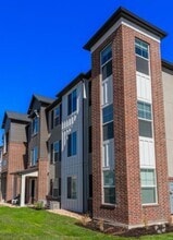 Building Photo - 779 Pratt Ln
