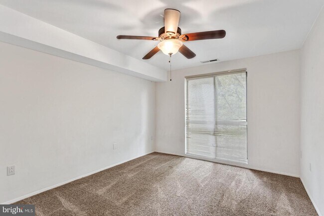 Foto del edificio - 5612 Bloomfield Dr