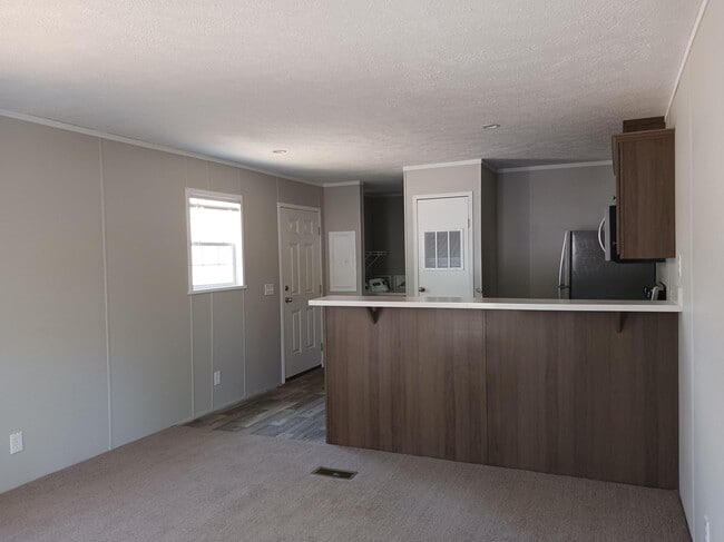 Building Photo - 37 Pansy Dr