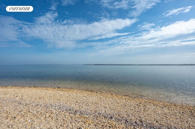 Building Photo - 21 Elm St