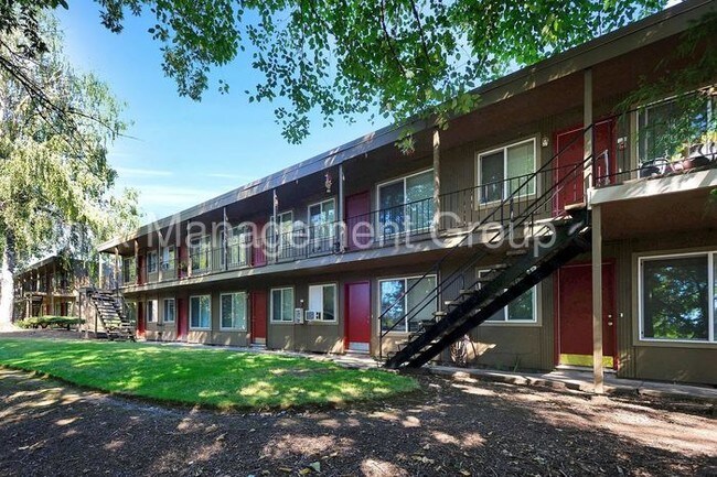 Building Photo - 3515 SW 87th Ave