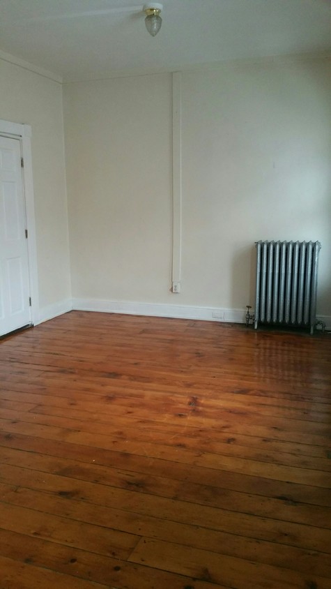 Primary Photo - 44 S Prince St