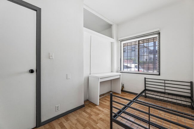 Foto del edificio - 2816 Ellendale Pl