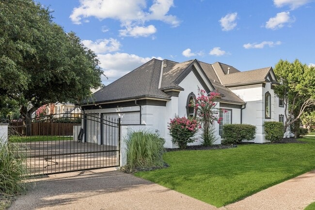 Building Photo - 7204 Pebble Hill Dr