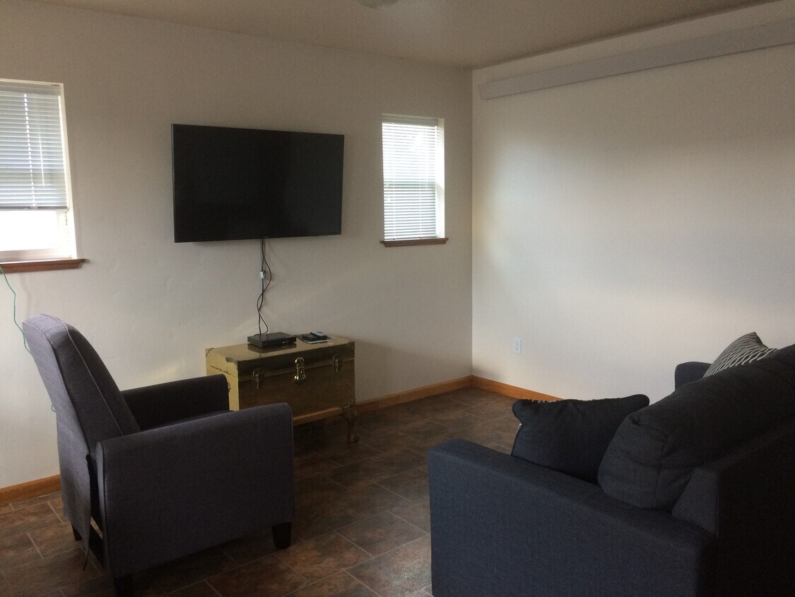 391 S Ashley Ave Unit E, Pinedale, WY 82941 Apartments in Pinedale, WY