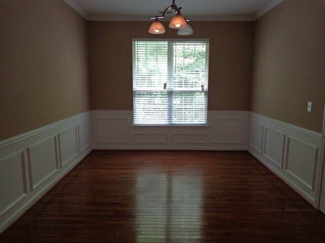 Foto del edificio - 433 Holland Springs Dr