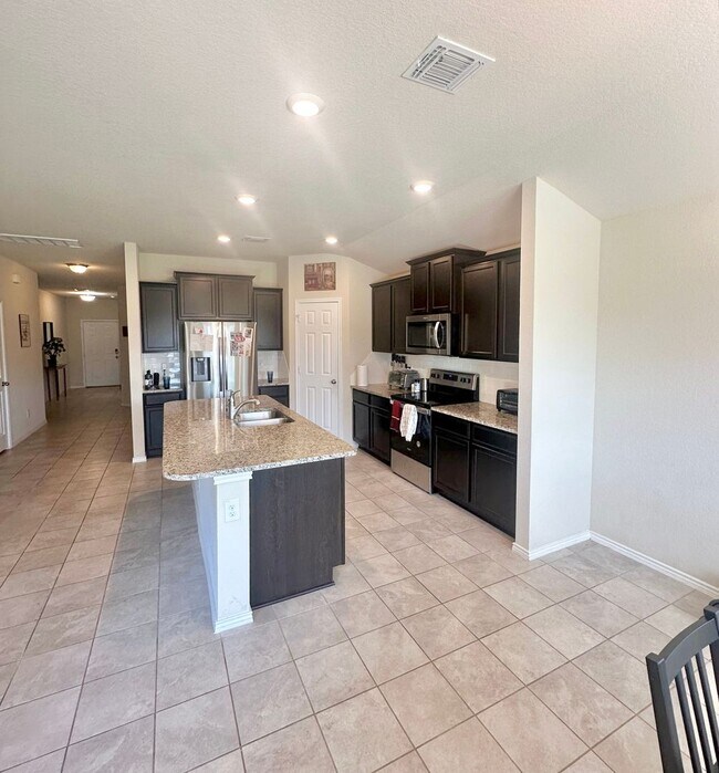 Building Photo - Beautiful 4 Bed Home in Copperas Cove!