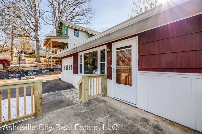 Building Photo - 3 br, 1 bath House - 13 Wentworth Avenue