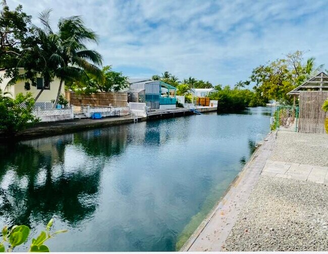 Building Photo - 27954 Tarpon Terrace