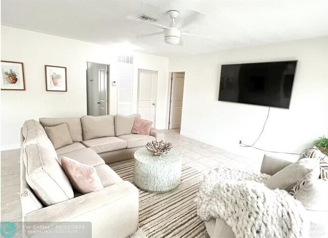 Foto del edificio - 2200 SW 3rd Ave