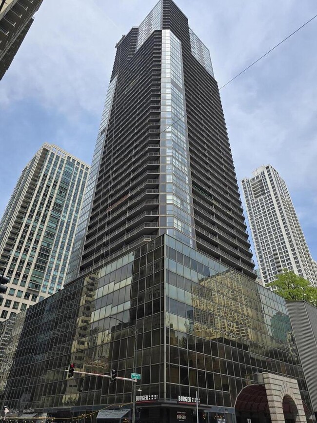 Building Photo - 10 E Ontario St