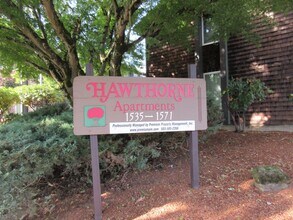 Building Photo - 1559 Commercial St SE