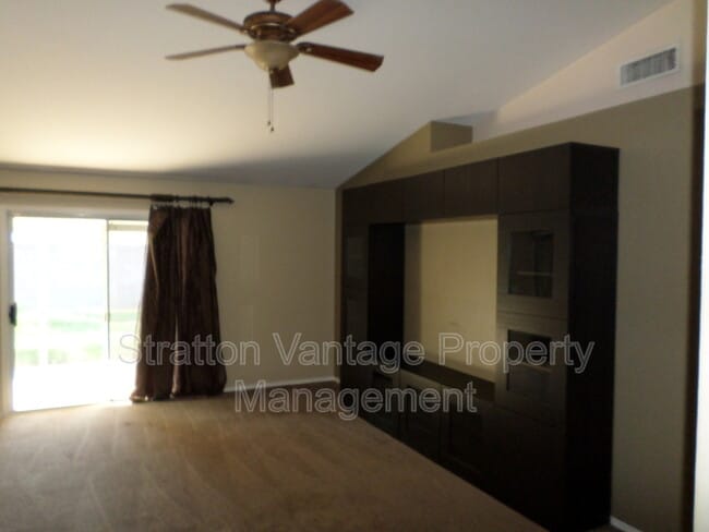 Building Photo - 2341 E Derringer Way