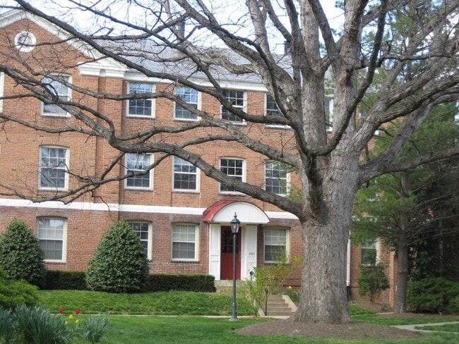Building Photo - 2507 Arlington Blvd
