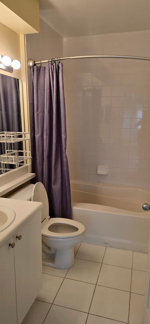 Building Photo - RESORT STYLE, BEAUTIFUL 2 BEDROOM AND 2 BA...