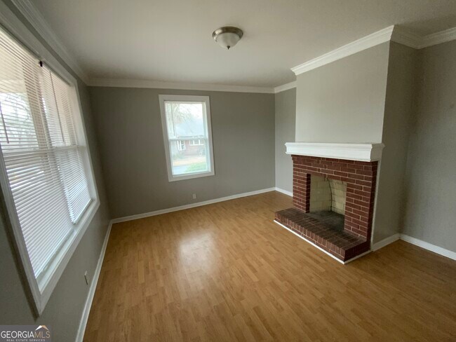 Foto del edificio - 29 Oak St NE