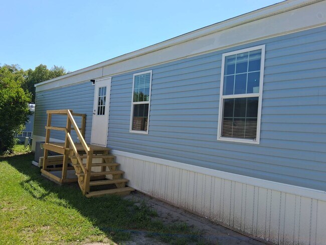 Foto del edificio - 1800 E Graves Ave