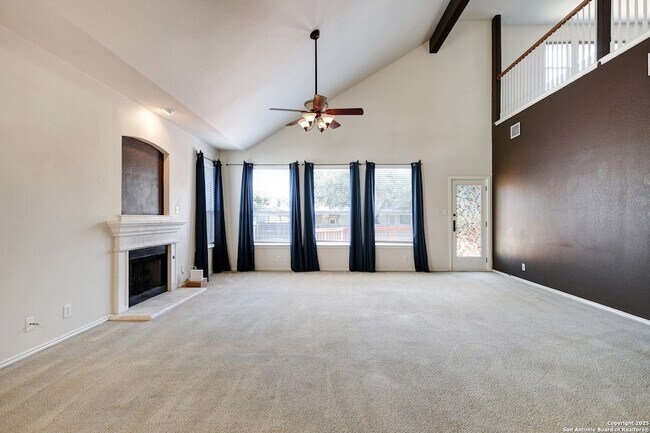 Foto del edificio - 8706 Redwood Bend