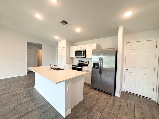 Building Photo - Have you ever wanted to live in a brand-ne...