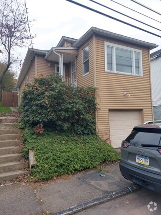 Building Photo - 74 Diamond Ave