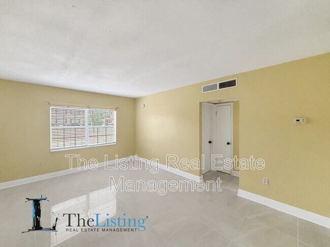 Foto del edificio - 5505 Hernandes Dr