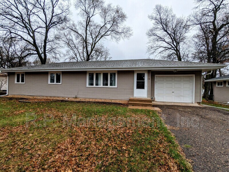 Foto principal - 15 103rd Ave NW