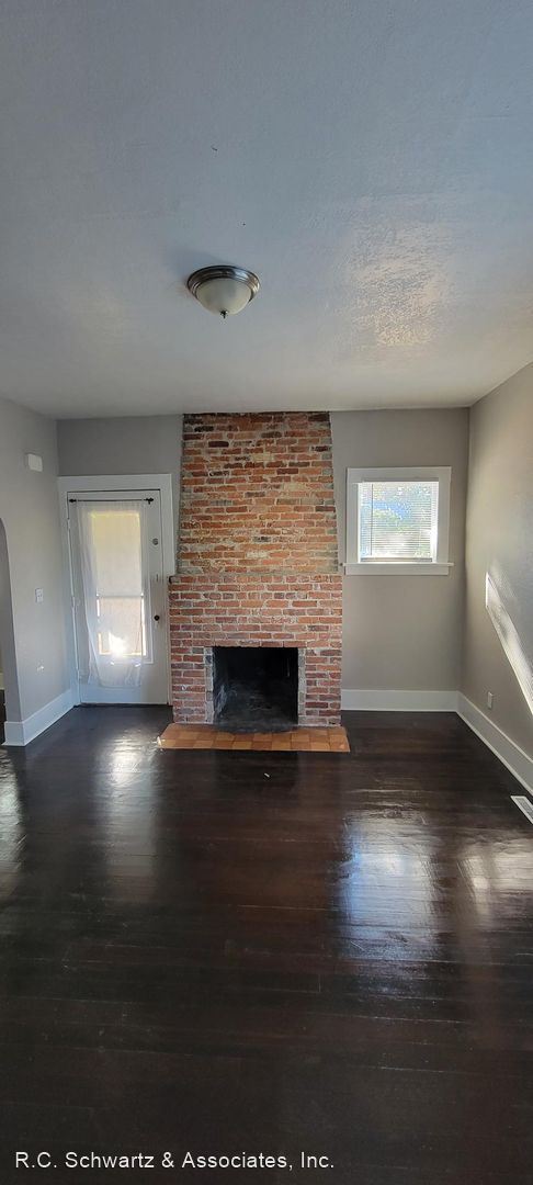 Building Photo - 4 br, 2 bath House - 17 E 30th Ave.