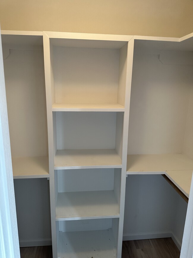 Custom Shelving in Closets - 721 S Pinhook Dr