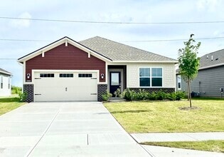 Building Photo - 6511 Magnolia Dr