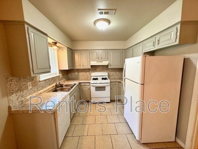 Foto del edificio - 12324 E 25th St
