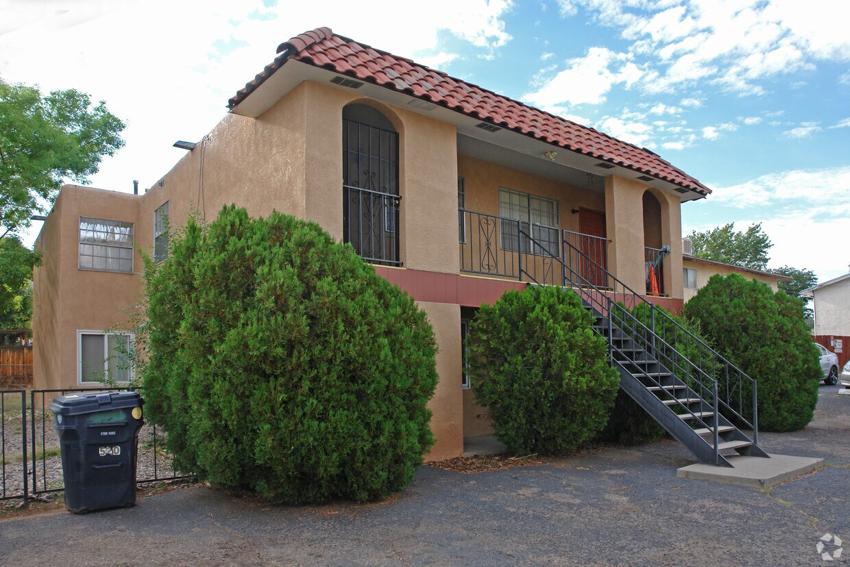 Foto principal - 2520 NE Chelwood Park Blvd