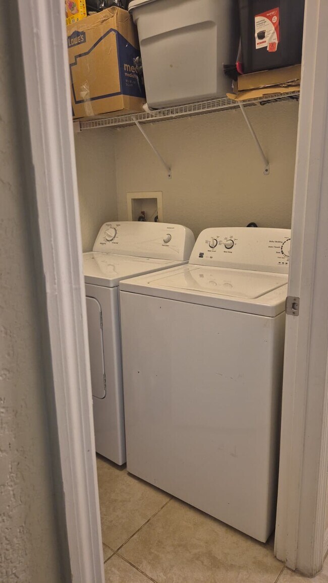 Foto del edificio - 3725 Conroy Rd