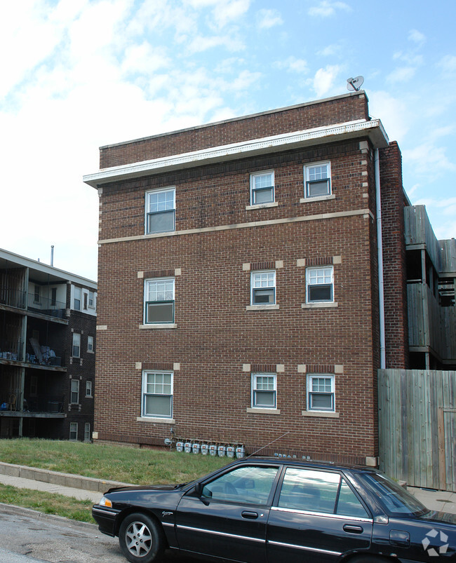 Building Photo - 649 S 19th Ave