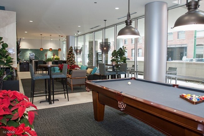 Building Photo - 926 W Washington Blvd