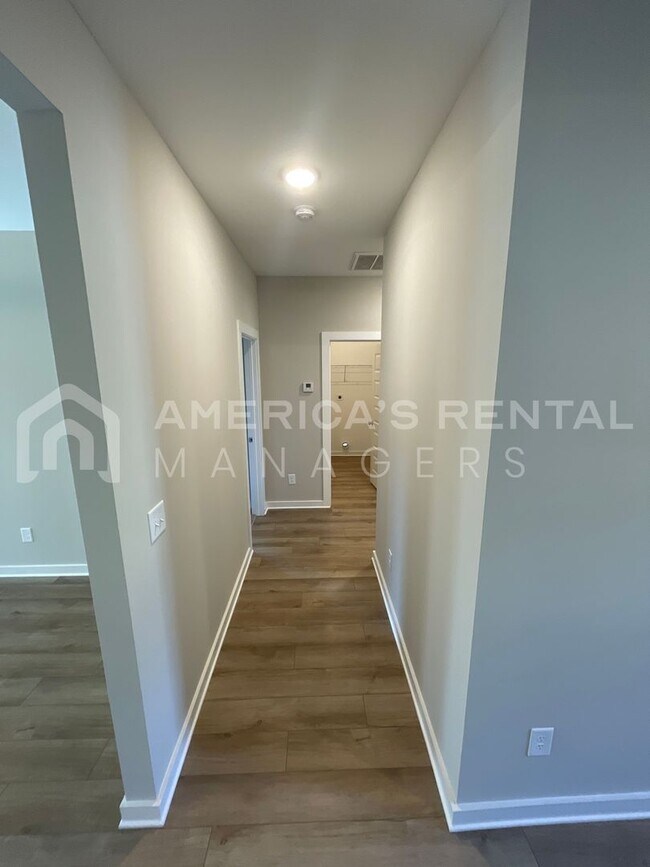 Foto del edificio - Home for Rent in Jasper, AL!  Available to...