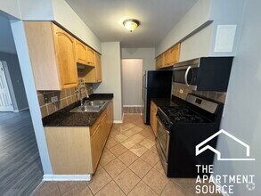 Building Photo - 3057 N Narragansett Ave