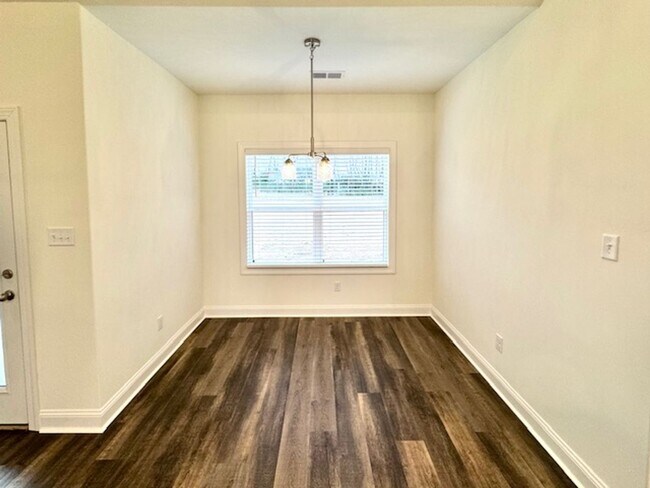 Foto del edificio - NewburyDr7436