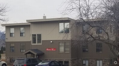 Building Photo - 470 9th St NE