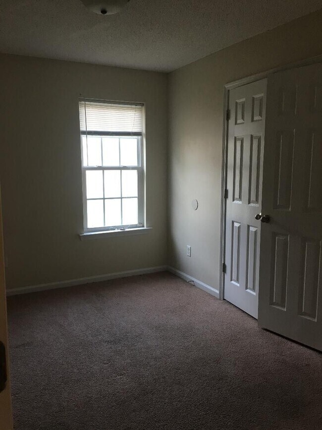 Foto del edificio - 141 Westcott Ln