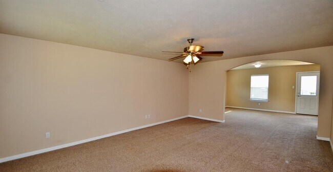 Building Photo - 5015 Willow Point Dr