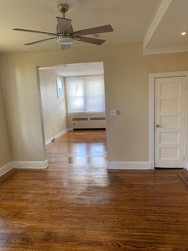 Building Photo - 3812 W Cold Spring Ln