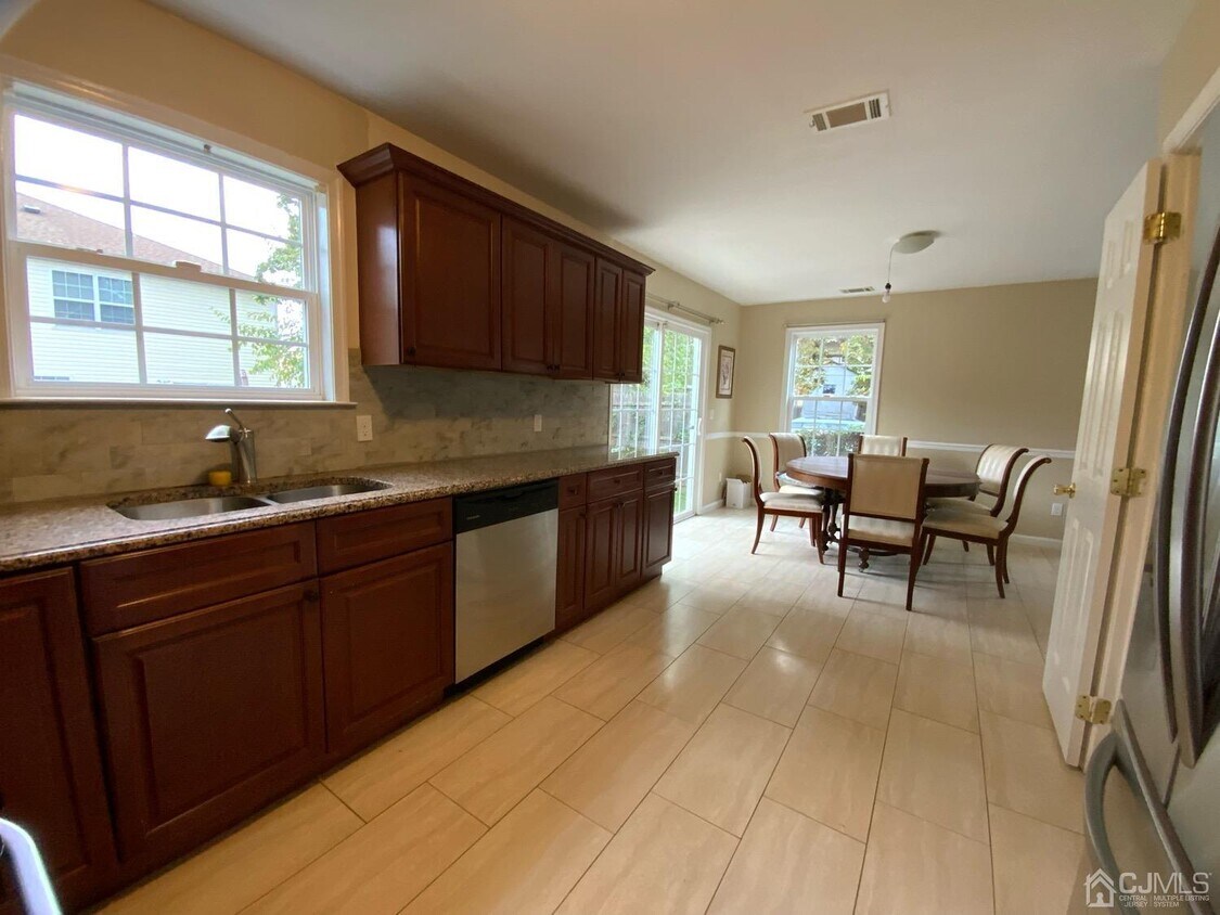 617 Roosevelt Ave Unit 617, Carteret, NJ 07008 Apartments in Carteret